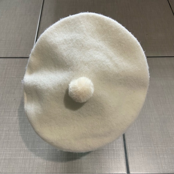 Disney parks Bambi embroidered beret - Picture 2 of 3